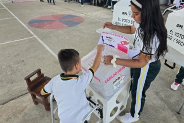 Se eligen e instalan los cabildos infantiles de Tonalá y Mapastepec: IEPC