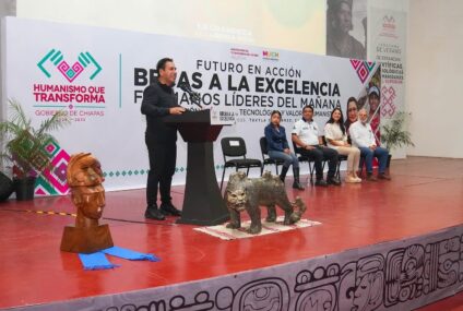 Eduardo Ramírez entrega becas para incentivar la vocación humanista, científica y tecnológica