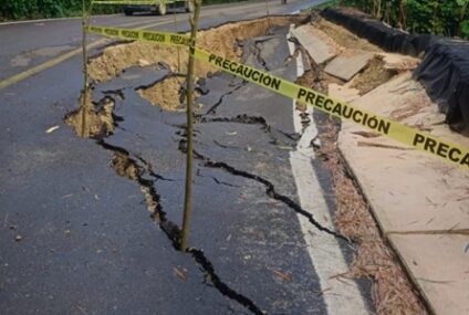 Riesgo al transitar hacia Yajalòn, Chiapas, donde hay un asentamiento en la carretera