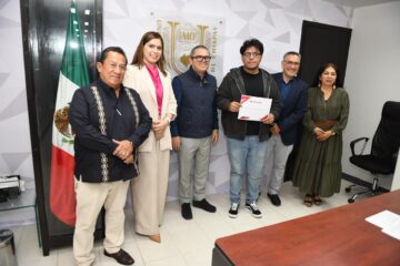 Entrega la iniciativa privada becas a estudiantes de la UNACH