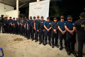 Detienen a 16 policías municipales por el presunto delito de evasión de preso