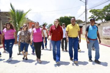 Valeria Rosales inaugura calles en Agrónomos Mexicanos Valeria Rosales inaugura calles en Agrónomos Mexicanos