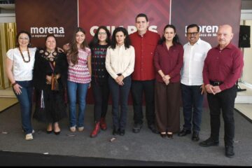 Bitácora de la «política a la chiapaneca» *Luisa María Alcalde, presidenta de MORENA, en su visita a Chiapas estuvo rodeada de militantes cuestionados