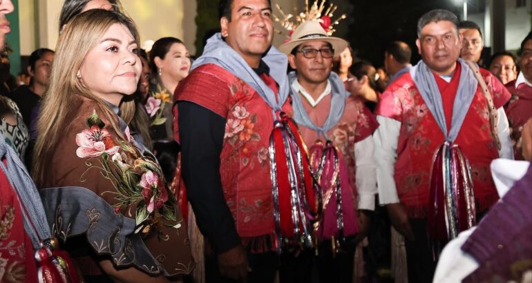 Eduardo Ramírez y Sofía Espinoza honran las raíces chiapanecas con el Ska’k’alil animaetik