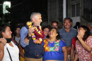 Angel Torres da seguimiento al Programa de Alumbrado Público en la colonia Loma Bonita Terán
