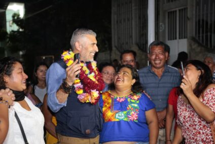 Angel Torres da seguimiento al Programa de Alumbrado Público en la colonia Loma Bonita Terán