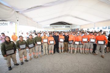 Eduardo Ramírez entrega ambulancias y llama a mantener la cooperación y solidaridad en Chiapas Eduardo Ramírez entrega ambulancias y llama a mantener la cooperación y solidaridad en Chiapas