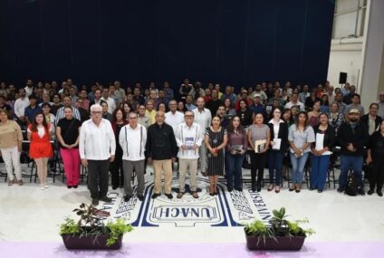 Presenta Leonardo Padura su obra “Morir en la arena” en la Benemérita UNACH.