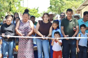 Entregan calle pavimentada con concreto hidráulico en el ejido Calzada Larga de Villaflores Entregan calle pavimentada con concreto hidráulico en el ejido Calzada Larga de Villaflores