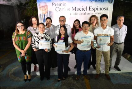 Entregan en la Benemérita UNACH el Premio “Carlos Maciel Espinosa”