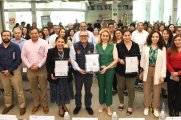 Entregan en la UNACH certificados y títulos de propiedad intelectual