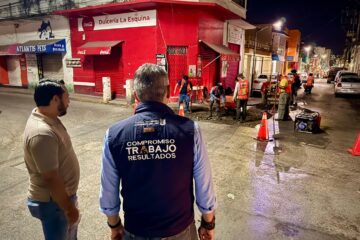Angel Torres refuerza “Bacheando Tuxtla” con cuadrillas nocturnas Angel Torres refuerza “Bacheando Tuxtla” con cuadrillas nocturnas