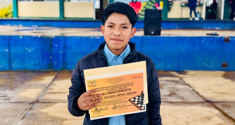 Alumno de Pueblo Nuevo Solistahuacán gana campeonato de Ajedrez Alumno de Pueblo Nuevo Solistahuacán gana campeonato de Ajedrez