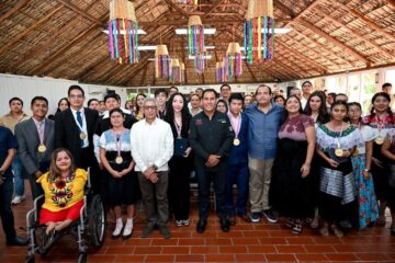Eduardo Ramírez reconoce el talento y compromiso de la juventud chiapaneca Eduardo Ramírez reconoce el talento y compromiso de la juventud chiapaneca