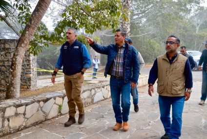 Angel Torres da seguimiento a los trabajos en el mirador principal del Cañón del Sumidero