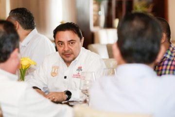 Juan Carlos Moreno Guillén dialoga con notarias y notarios del Soconusco Juan Carlos Moreno Guillén dialoga con notarias y notarios del Soconusco