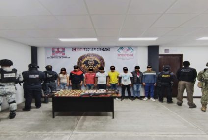 Detienen a ocho presuntos narcomenudistas en posesión de armas de fuego, en Cintalapa: FGE