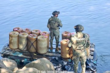 Incauta la Marina Armada de México más de 1000 Litros de Diesel Abandonados en una Balsa en el Río Suchiate