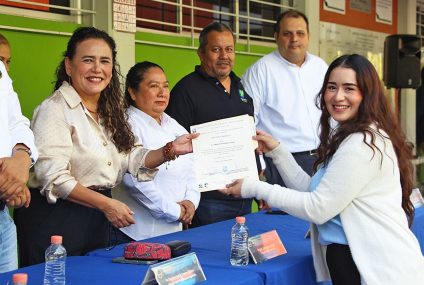Mantiene Fanny López Jiménez, rectora de la UNICACH, diálogo directo con las y los alumnos