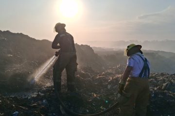Combate de incendio en el Basurero Municipal de Tapachula, continúa