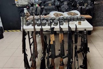 En Villaflores, Chiapas aseguran armamento, vehículos, equipo táctico y narcóticos, pero sin detenidos En Villaflores, Chiapas aseguran armamento, vehículos, equipo táctico y narcóticos, pero sin detenidos