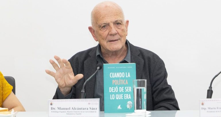 Diputados se reúnen con el Dr. Manuel Alcántara Sáenz; analizan el tema: “Democracia y las instituciones contemporáneas”