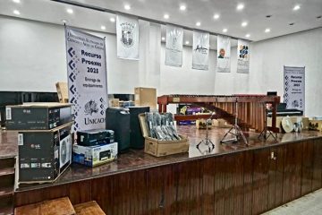 Entrega rectora de la UNICACH, Fanny López Jiménez, equipo y mobiliario que reduce rezago histórico en facultades