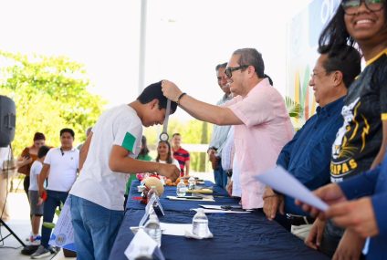 Premian en la UNACH a los ganadores de la Fase Estatal de la Olimpiada Mexicana de Matemáticas