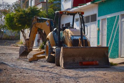 En San Isidro Buena Vista, Angel Torres dio banderazo de inicio a los trabajos de una calle más