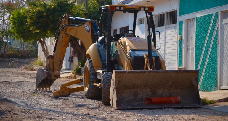 En San Isidro Buena Vista, Angel Torres dio banderazo de inicio a los trabajos de una calle más