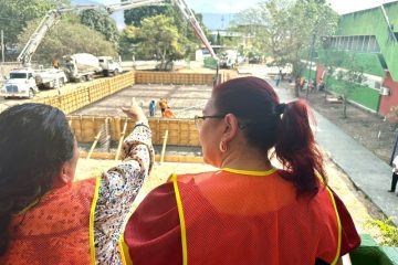 Supervisa rectora de UNICACH Fanny López Jiménez, avances en construcción de alberca semiolimpica en Tonalá Supervisa rectora de UNICACH Fanny López Jiménez, avances en construcción de alberca semiolimpica en Tonalá