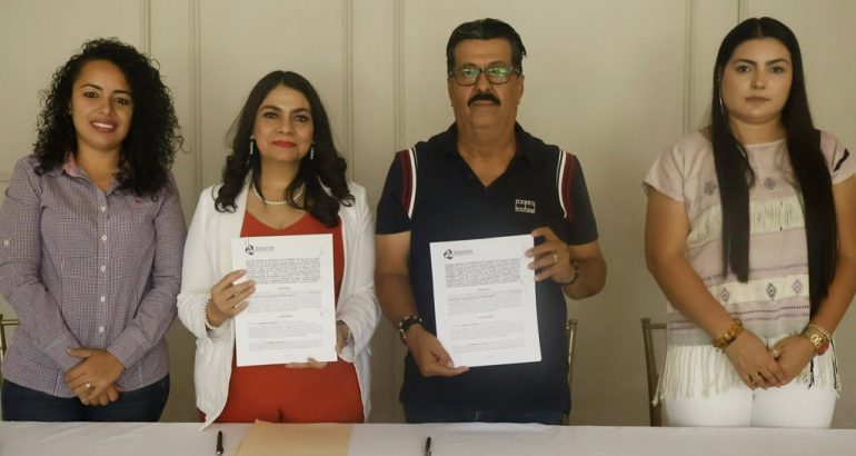 Magaly Arellano, titular del TEECH firma en 𝐓𝐨𝐧𝐚𝐥𝐚́ 𝐜𝐨𝐧𝐯𝐞𝐧𝐢𝐨 𝐡𝐢𝐬𝐭𝐨́𝐫𝐢𝐜𝐨 para combatir la violencia política contra las mujeres Magaly Arellano, titular del TEECH firma en 𝐓𝐨𝐧𝐚𝐥𝐚́ 𝐜𝐨𝐧𝐯𝐞𝐧𝐢𝐨 𝐡𝐢𝐬𝐭𝐨́𝐫𝐢𝐜𝐨 para combatir la violencia política contra las mujeres