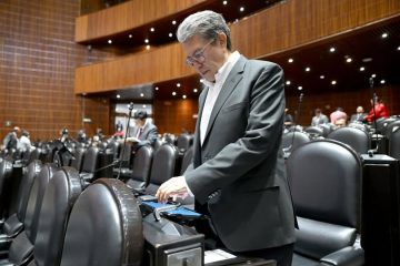 Ricardo Monreal A. exhorta a cerrar filas con la presidenta, quien es una mujer honesta, con capacidad y talento