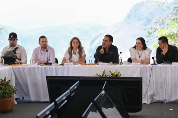 Filo y Sofía  *Jalón de orejas a funcionarios de Chiapas  **Los que no quieran servir, pueden renunciar