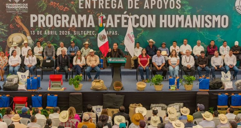 Eduardo Ramírez lleva apoyos del programa Café con Humanismo a cafeticultores de la Sierra
