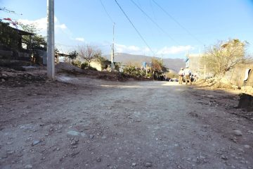 Angel Torres da banderazo a más de 300 metros lineales de pavimentación en la colonia 20 de Diciembre
