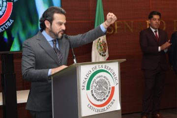 Premio u-GOB por innovación es otorgado al gobierno de Eduardo Ramírez en el Senado de la República Premio u-GOB por innovación es otorgado al gobierno de Eduardo Ramírez en el Senado de la República