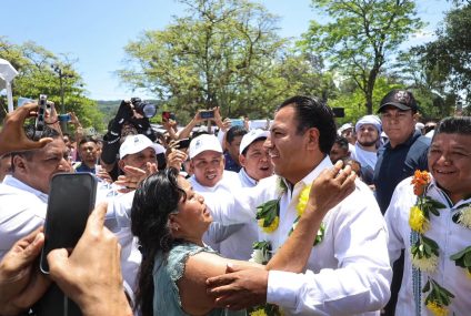 Eduardo Ramírez impulsa alfabetización en Salto de Agua con entrega de kits de Chiapas Puede