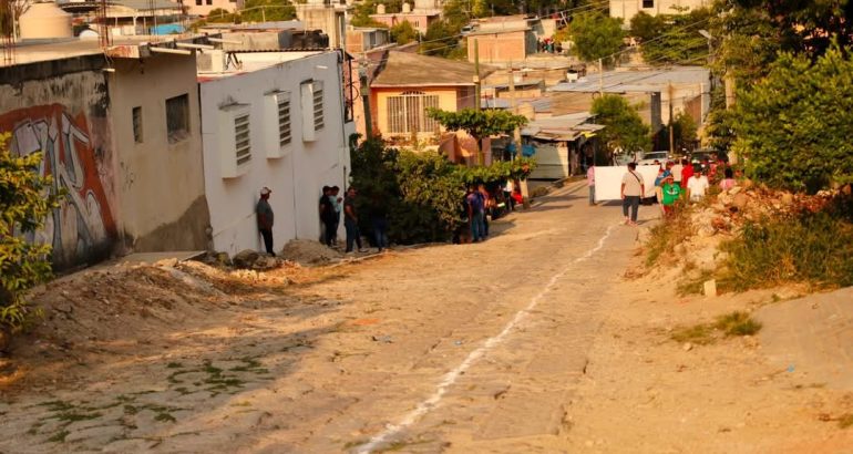 Da banderazo Angel Torres a más de 220 metros lineales de pavimentación; ahora en la colonia El Ciprés
