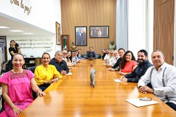 Junto al Gabinete de Educación, Eduardo Ramírez evalúa avances del programa Chiapas Puede