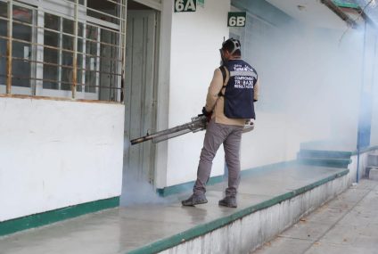 Continuamos fumigando escuelas para proteger a la niñez y al personal docente en Tuxtla: Angel Torres