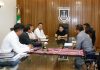 Juan Carlos Moreno Guillén recibe a representantes de la comunidad Victoria Campesina de Las Margaritas
