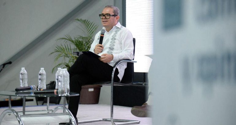 Clausuran en la UNACH los trabajos del Diplomado “Navegando en la Era de la Inteligencia Artificial: Habilidades para un Mundo Inteligente” Clausuran en la UNACH los trabajos del Diplomado “Navegando en la Era de la Inteligencia Artificial: Habilidades para un Mundo Inteligente”