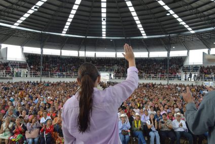 Marco Antonio Barba y Valeria Rosales encabezan entrega de semilla de maíz a 3000 mujeres del campo