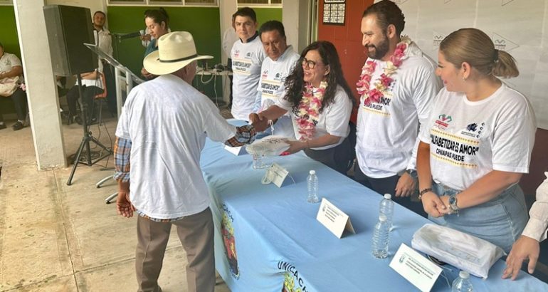 Constata rectora de UNICACH Fanny López Jiménez, avances y operatividad del programa Chiapas Puede Constata rectora de UNICACH Fanny López Jiménez, avances y operatividad del programa Chiapas Puede
