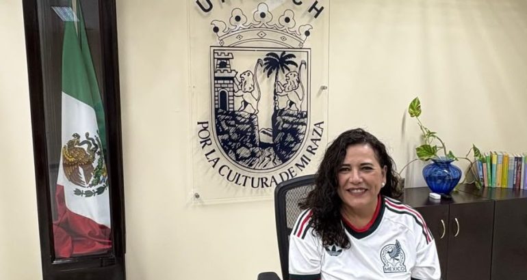 “En el partido de la formación profesional, en «tiempo complementario» aún pueden anotar su mejor gol estudiando en la UNICACH”: rectora Fanny López Jiménez “En el partido de la formación profesional, en «tiempo complementario» aún pueden anotar su mejor gol estudiando en la UNICACH”: rectora Fanny López Jiménez