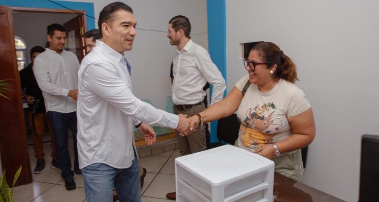 Director del Isstech anuncia campaña de mastografías y detección de cataratas en Venustiano Carranza