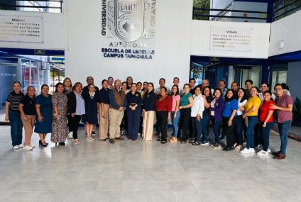 Instalan Taller de Inteligencia Artificial Aplicada a la Enseñanza de Lenguas en la UNACH