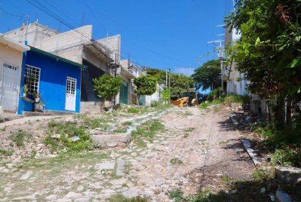 Contribuye Angel Torres a la conectividad en la Potinaspak, con Calles Felices
