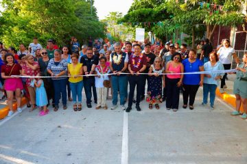 Angel Torres inaugura una calle más en Paulino Aguilar Angel Torres inaugura una calle más en Paulino Aguilar